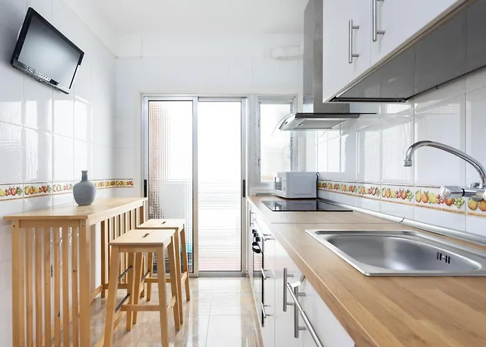 Live Basilica & Balcony Apartment *