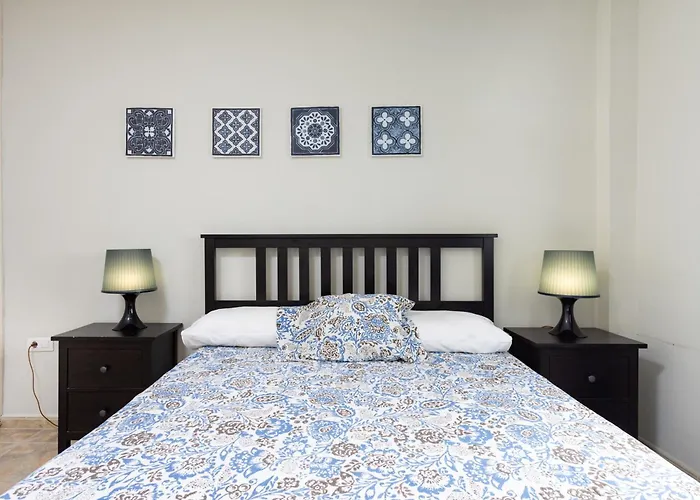 Live Basilica & Balcony Apartment *